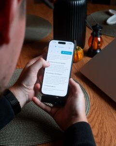 How med spas and wellness clinics use AI to create SEO-friendly blog content that attracts new patients and builds trust